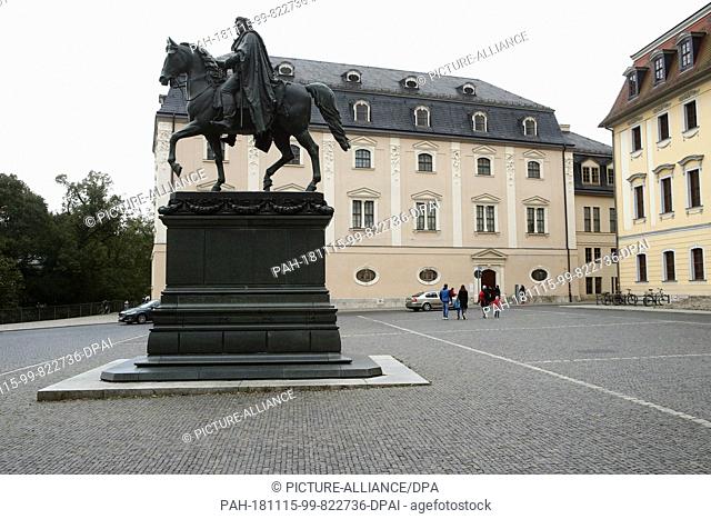 01 October 2018, Thuringia, Weimar: The equestrian monument of Carl August, Duke of Saxony-Weimar-Eisenach, created by Adolf von Donndorf