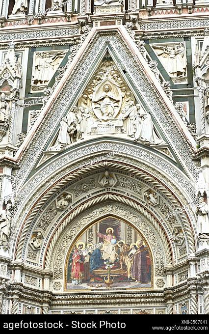Architectural detail of the main entrance archway to Florence Cathedral (Cathedral of Santa Maria del Fiore) designed by Fillippo Brunelleschi, Centro Storico