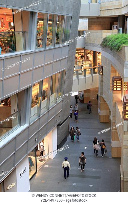 Interior of shopping mall complex, Mori Centre, Roppongi Hills, Tokyo, Japan, Asia