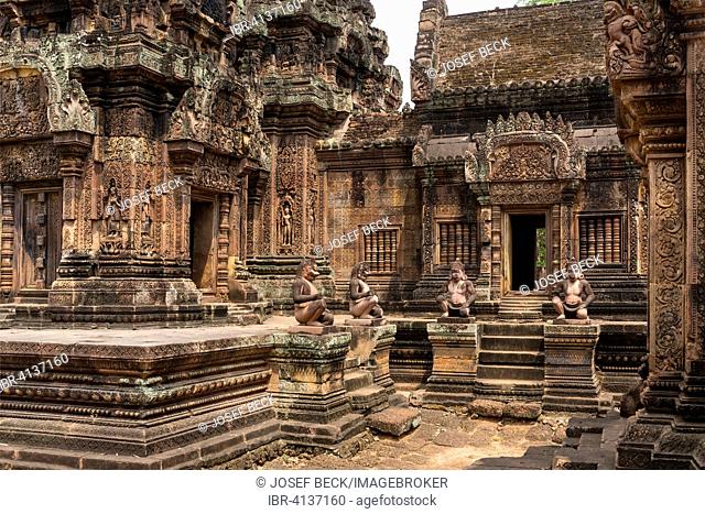Yaksha Guardian, guardian figures in front of the Mandapa, Khmer Hindu temple Banteay Srei, Angkor region, Siem Reap Province, Cambodia