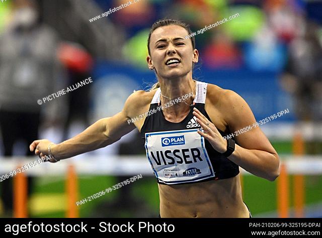 05 February 2021, Berlin: Athletics: ISTAF Indoor in the Mercedes-Benz Arena. 60 metres hurdles women, Nadine Visser (Germany)