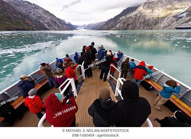 Guests from the Lindblad Expeditions ship National Geographic Sea Bird in Glacier Bay National Park, Southeast Alaska, USA