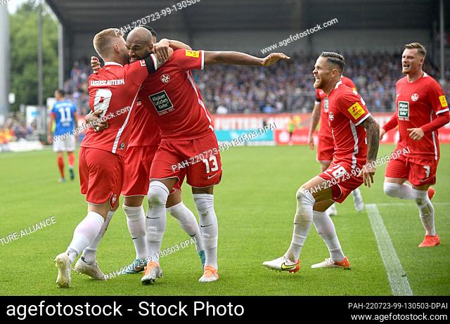 23 July 2022, Schleswig-Holstein, Kiel: Soccer: 2. Bundesliga, Holstein Kiel - 1. FC Kaiserslautern, Matchday 2, Holstein-Stadion