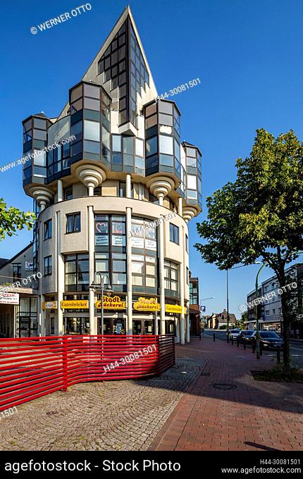 Postmoderne Architektur, Geschaeftshaus und Buerogebaeude an der Langenbochumer Strasse Ecke Feldstrasse in Herten-Langenbochum, Ruhrgebiet, Nordrhein-Westfalen
