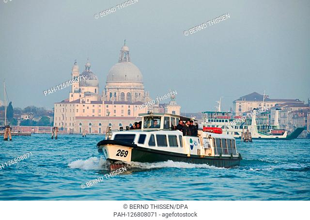 08.05.2019, Italien, Venedig: Die Basilica di Santa Maria della Salute | usage worldwide. - Venedig/Venetien/Italy