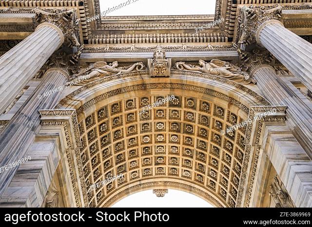 Low-angle view of the ceiling of the arch of the Arco della Pace/Porta Sempione (Arch of Peace). Corso Sempione. Milan, Metropolitan City of Milan, Lombardy
