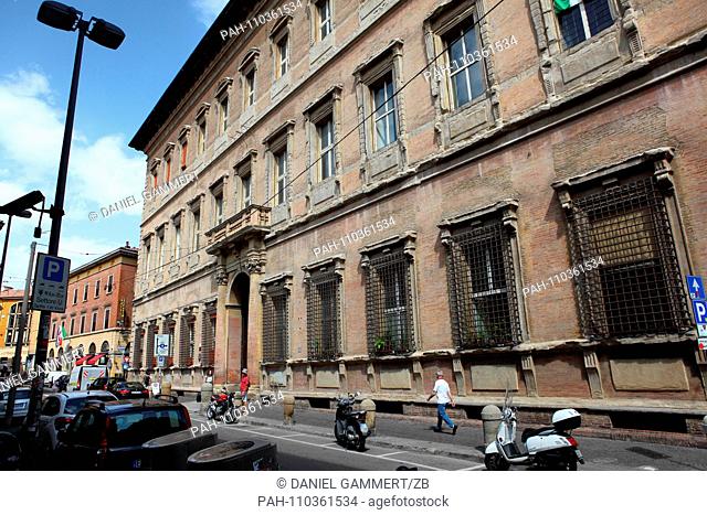 02.06.2018, Italy, Bologna: View of Via delle Belle Arti in the center of Bologna. On the right is the Bentivoglio Palace