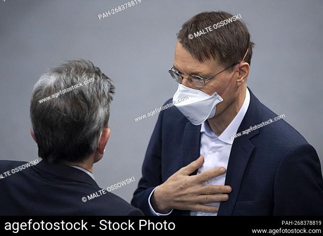 left to right Rolf MUETZENICH, SPD parliamentary group leader, Karl LAUTERBACH (SPD), Federal Minister of Health, 5th plenary session of the German Bundestag...