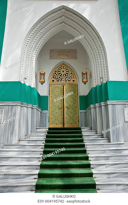 Doors in synagogue