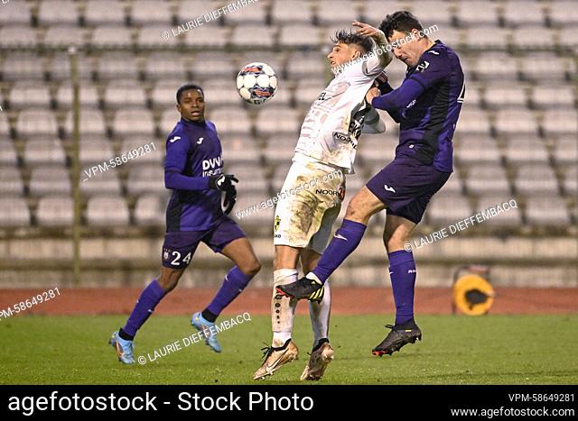 Lierse's Daan Vekemans and RSCA Futures' Lucas Lissens fight for the ball during a soccer match between RSCA Futures (Anderlecht U23) and SK Lierse Kempenzonen