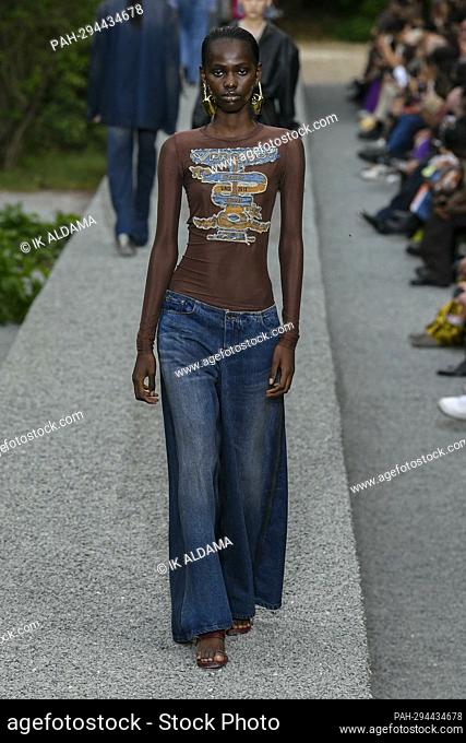 Y/PROJECT SS23 runway during Paris Fashion Week on June 2022 - Paris, France. 22/06/2022