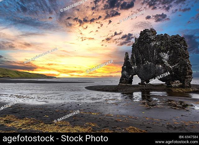 Basalt rock Hvitserkur, Elephant Rock on lava beach, dramatic evening sky, Vatnsnes Peninsula, Húnafjörður, North Iceland, Iceland, Europe