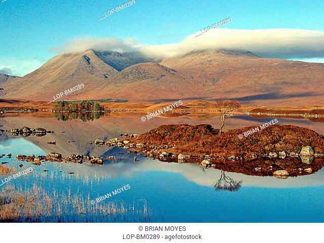 Scotland, Highland, Glen Coe, Mountain reflection on Rannoch Moor