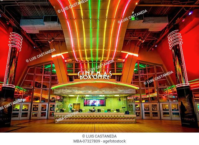 Dolphin Mall Cinema, Florida, USA, Foto Stock, Imagen Derechos Protegidos Pic. MBA-07327809 | agefotostock