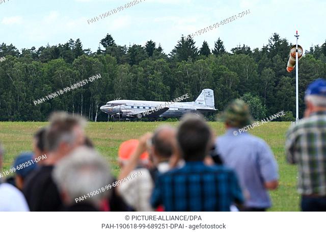 13 June 2019, Lower Saxony, Faßberg: A raisin bomber type Douglas C-47 Skytrain (known as Douglas DC-3) lands at the air base Faßberg