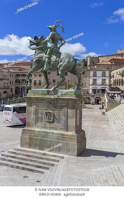 Monument to Francisco Pizarro, Plaza Mayor, Trujillo, Extremadura, Spain
