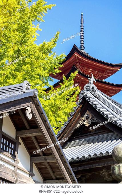 Senjokaku five-storey pagoda on Miyajima island, Itsukushima, UNESCO World Heritage Site, Hiroshima Prefecture, Honshu, Japan, Asia