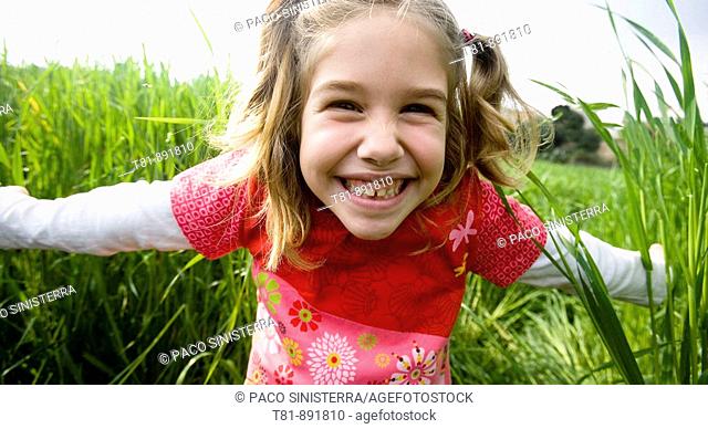 girl smilingat camera, portrait