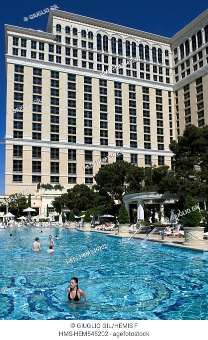 United Statess, Nevada, Las Vegas, main swimming pool of Bellagio casino hotel on the Strip boulevard