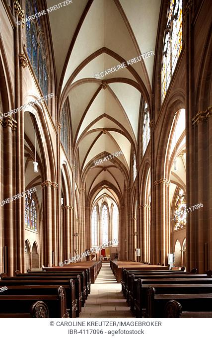 Nave, Katharinenkirche or church of St. Catherine, Oppenheim, Rhineland-Palatinate, Germany