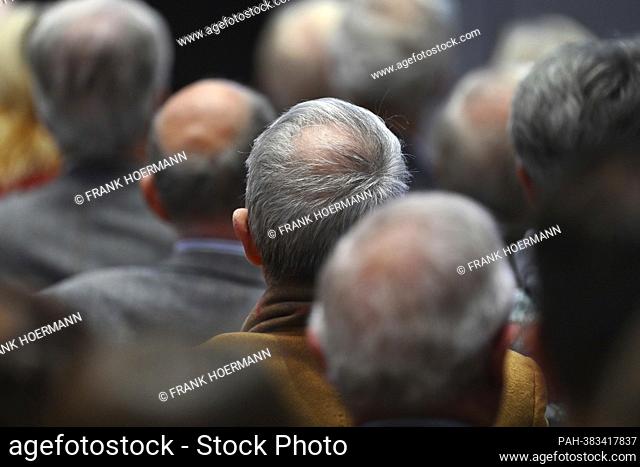 Marginal motif, listeners. Theme photo: pensioners, Munich Economic Debate on November 7th, 2022. ?. - Munich/Bayern/Deutschland