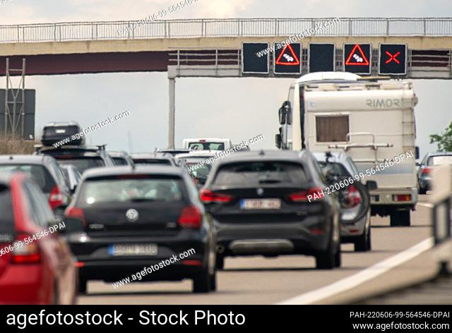 06 June 2022, ---: Traffic is backed up on the Alb plateau on highway 8 between Ulm and Stuttgart. Heavy tourist traffic is expected at the end of the long...