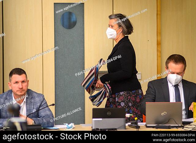 13 January 2022, Saxony-Anhalt, Magdeburg: Tamara Zieschang (CDU), Minister of the Interior and Sports of Saxony-Anhalt, arrives at the meeting of the Committee...