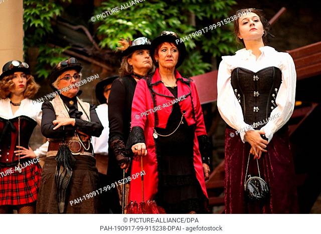 02 August 2019, Saxony-Anhalt, Wernigerode: A scene from the opera performance ""Romeo and Juliet"" is rehearsed in the courtyard of Wernigerode Castle