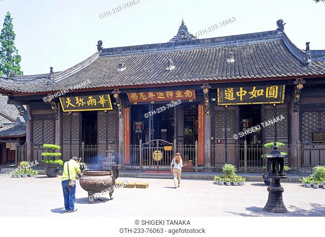 Main hall, Wenshuyuan temple, Chengdu, Sichuan Province, PRC