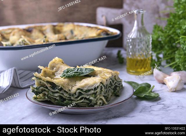 Vegan spinach lasagna