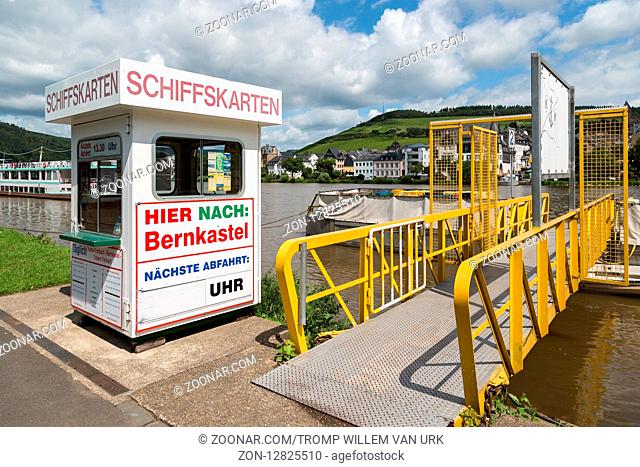 TRABEN-TRARBACH, GERMANY - JUL 16: Ticket shop for tourists who want to make a boat journey from Traben-Trarbach to Bernkastel over the river Moselle on July 16