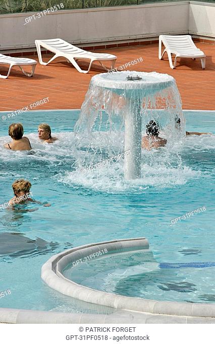 CALICEO, OUTDOOR POOL, BALNEOTHERAPY CENTER, CITY OF TOULOUSE, HAUTE-GARONNE 31, FRANCE