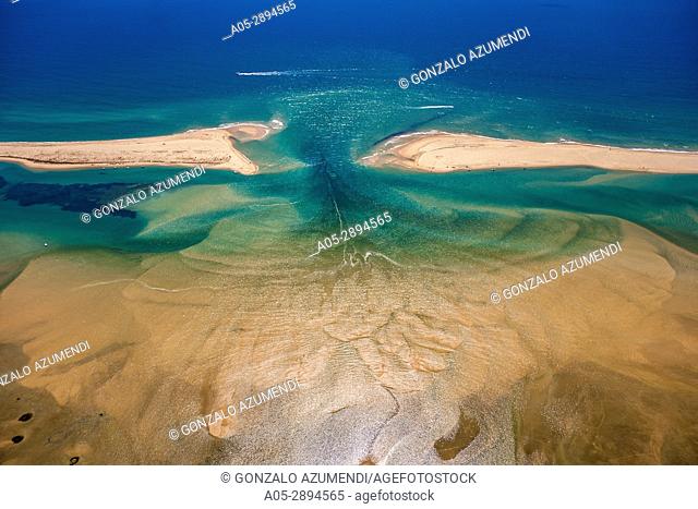 Barreta or Deserta island and Barrier lagoon . Ria Formosa, natural park . Faro district. Algarve. Portugal