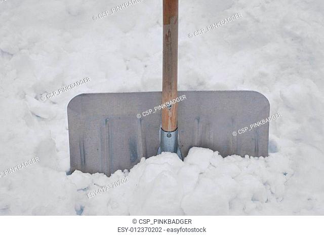 Snowe shovel