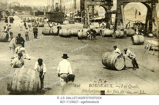 Old postcard of Bordeaux, circa 1900, representing the harbour, and the wine barrels charging and discharging, Gironde, Aquitaine, France