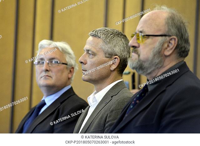 Prague District 2 Court today, on Monday, May 7, 2018, acquitted Rudolf Doucha (right), who drafted an expert report on the price of the state-owned shares in...