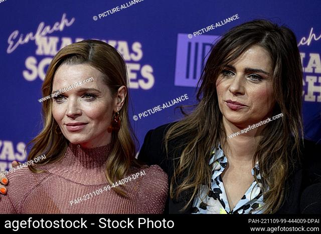 08 November 2022, Berlin: Karoline Herfurth (l), actress, and Nora Tschirner, actress, arrive at the world premiere of the feature film ""Einfach mal was...