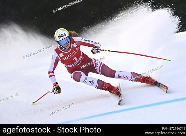 Mirjam PUCHNER (AUT), action, alpine skiing, training Kandahar race 2022, women's downhill, ladies' downhill on January 27th, 2022 in Garmisch Partenkirchen