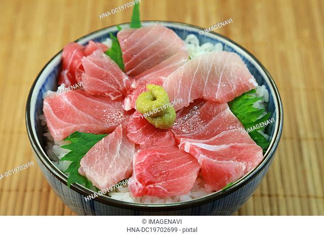 Tuna rice bowl