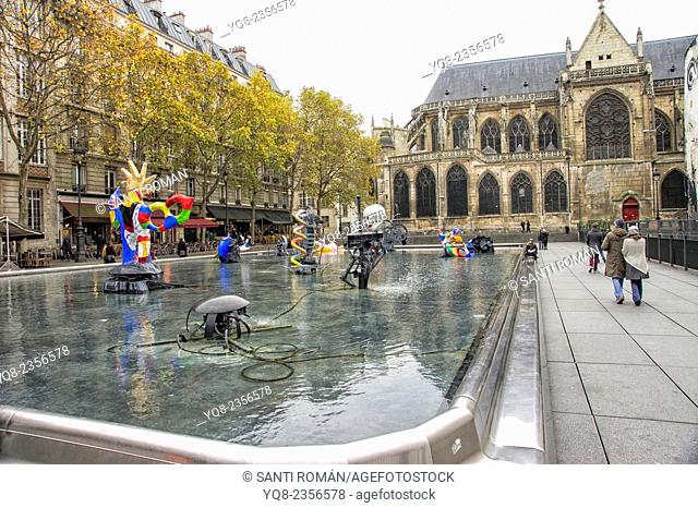 France, Paris, The Stravinsky Fountain located in Place Stravinsky, between the Centre Pompidou and the Church of Saint-Merri Within the basin are sixteen works...