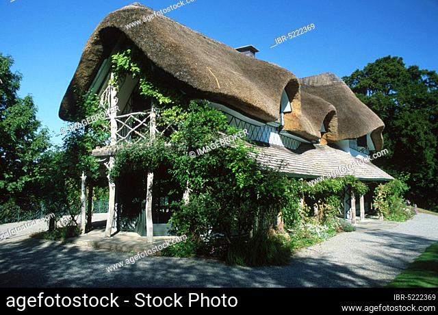 Swiss Cottage, thatched house near Cahir Castle, Cahir, County Tipperary, Ireland, Europe