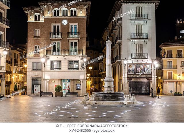 Plaza del Torico by night, Teruel, Aragon, Spain