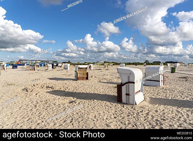 Beach with beach baskets, Harlesiel, Lower Saxony, Germany, Europe