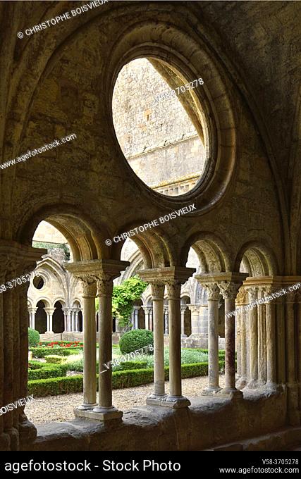 France, Aude, Fontfroide abbey, The cloister