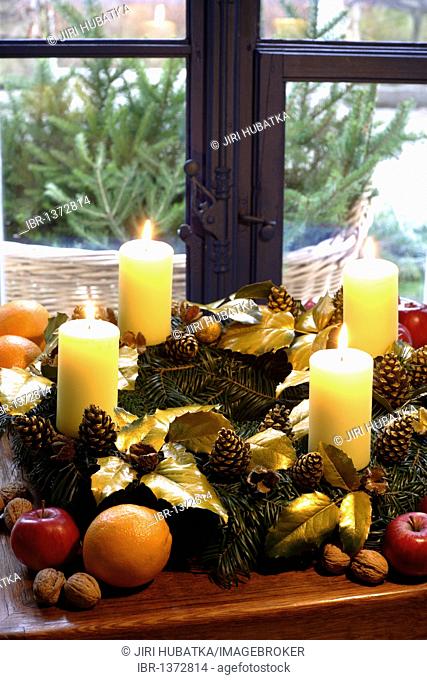 Advent wreath, four candles, fourth Sunday of Advent