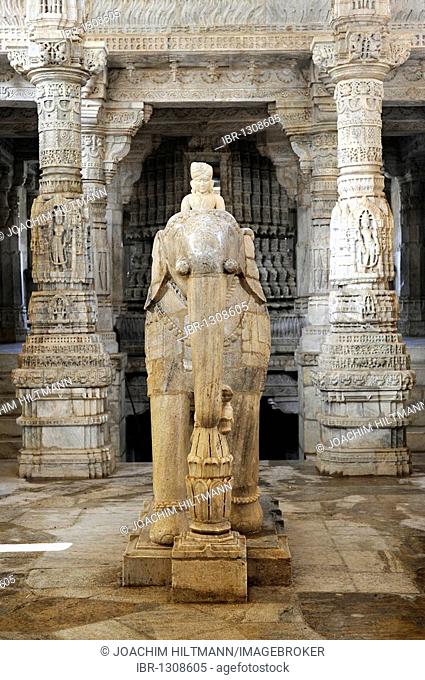 Seth Anandji Kalayanji Pedhi, Jain temple complex, statue of an elephant with rider in Adinatha Temple, Ranakpur, Rajasthan, North India, India, South Asia