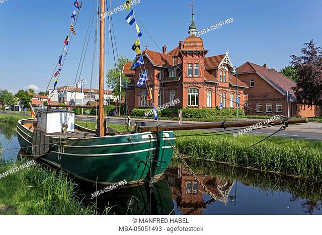 Westrhauderfehnkanal (canal), boat 'Tjalk Engelina', Fehn and maritime museum in Westrhauderfehn, Rhauderfehn, Overledingerland, Eastern Frisia, Lower Saxony