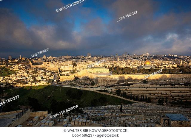 Israel, Jerusalem, elevated city view with Temple Mount and Dome of the Rock from the Mount of Olives, dawn
