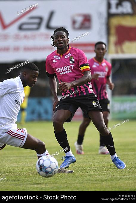 Charleroi's Joris Kayembe controls the ball during the match between Luxembourg's team Fola Esch and Belgian first division soccer team Sporting Charleroi