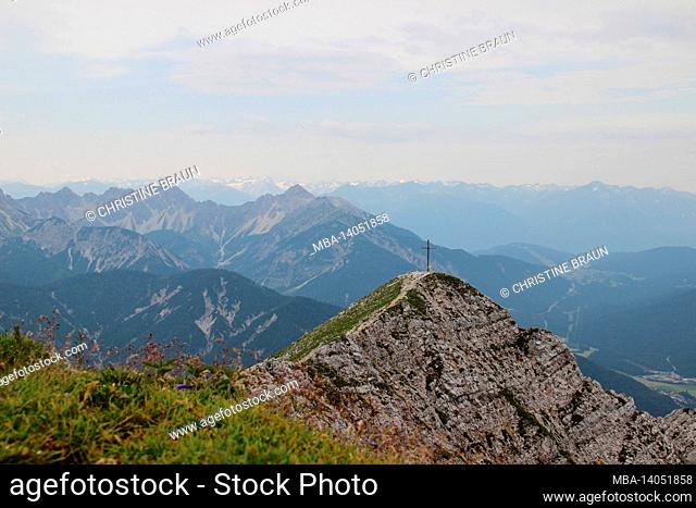 hike to the summit of the brunnsteinspitze (2197 meters), summit cross, austria, tyrol, scharnitz, karwendel nature park